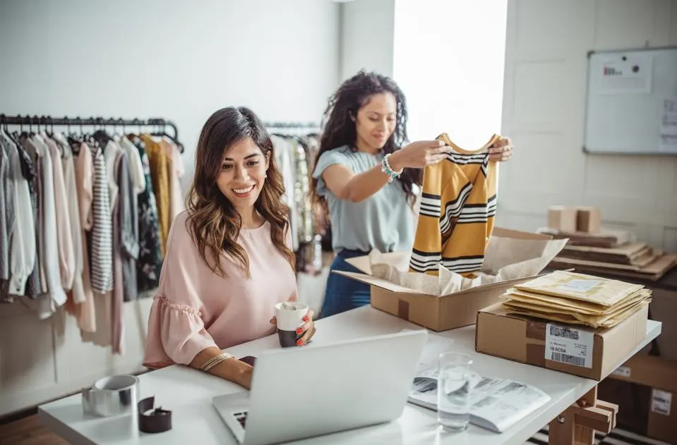 Navigating 2025: E-Commerce Alliances and AI Integration in a Shifting Trade Landscape